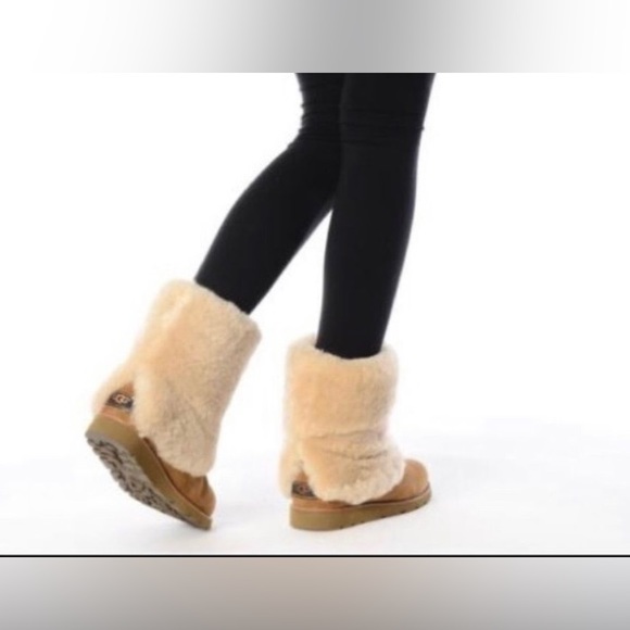 UGG ❤️❤️ BOOTS - Picture 8 of 9